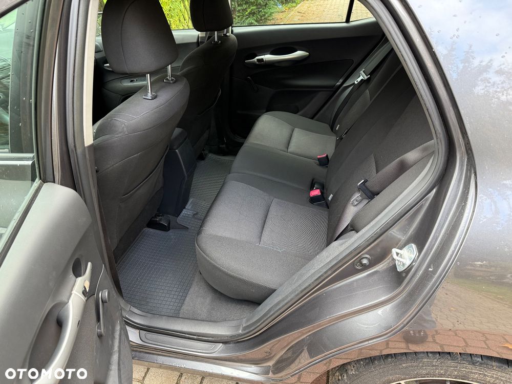 Toyota Auris 1.33 VVT-i Active - 9