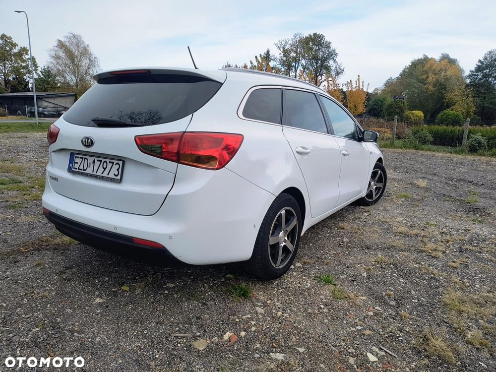 Kia Ceed - 11