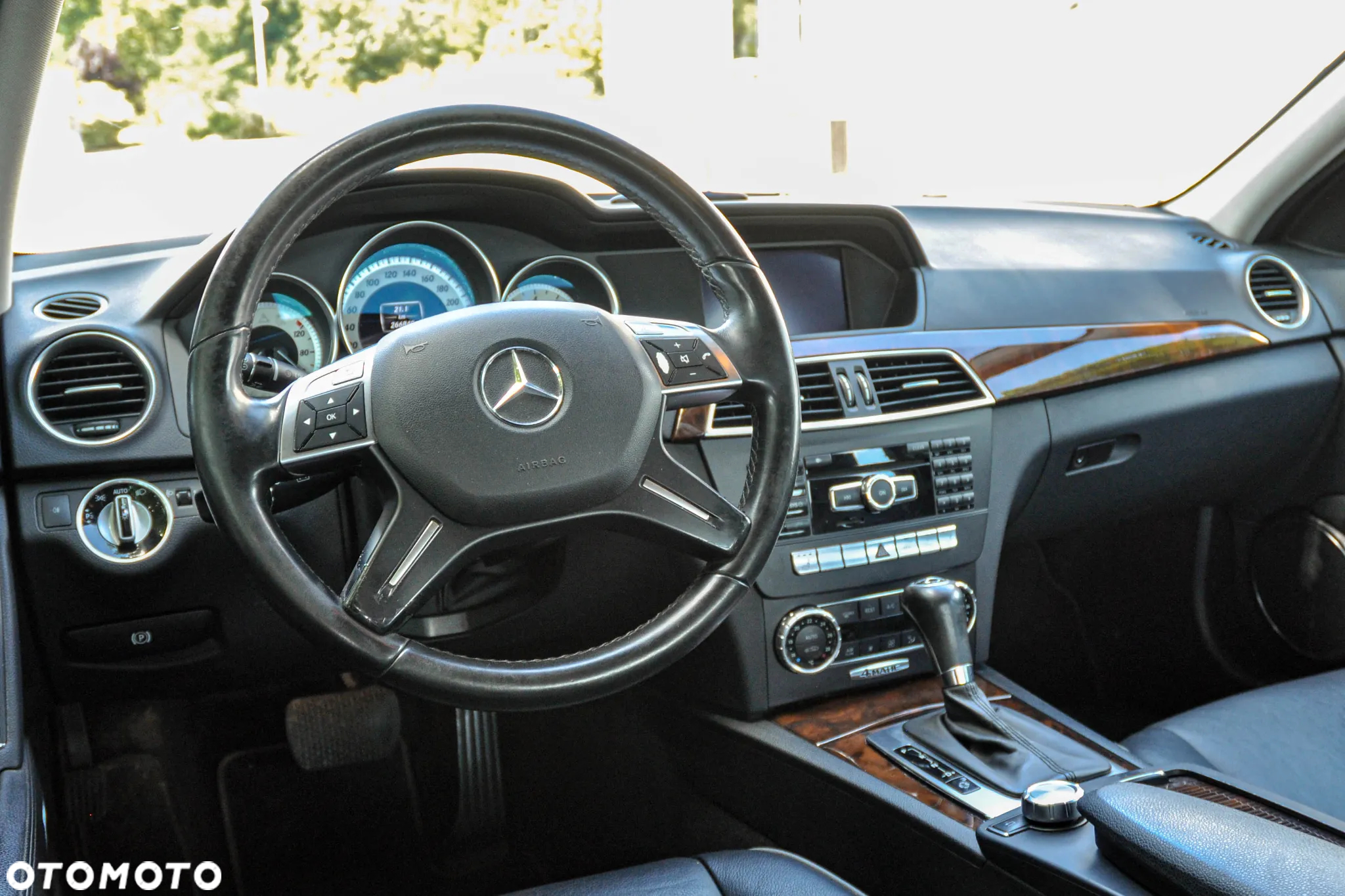 Mercedes-Benz Klasa C 350 BlueEff 4-Matic Elegance - 9