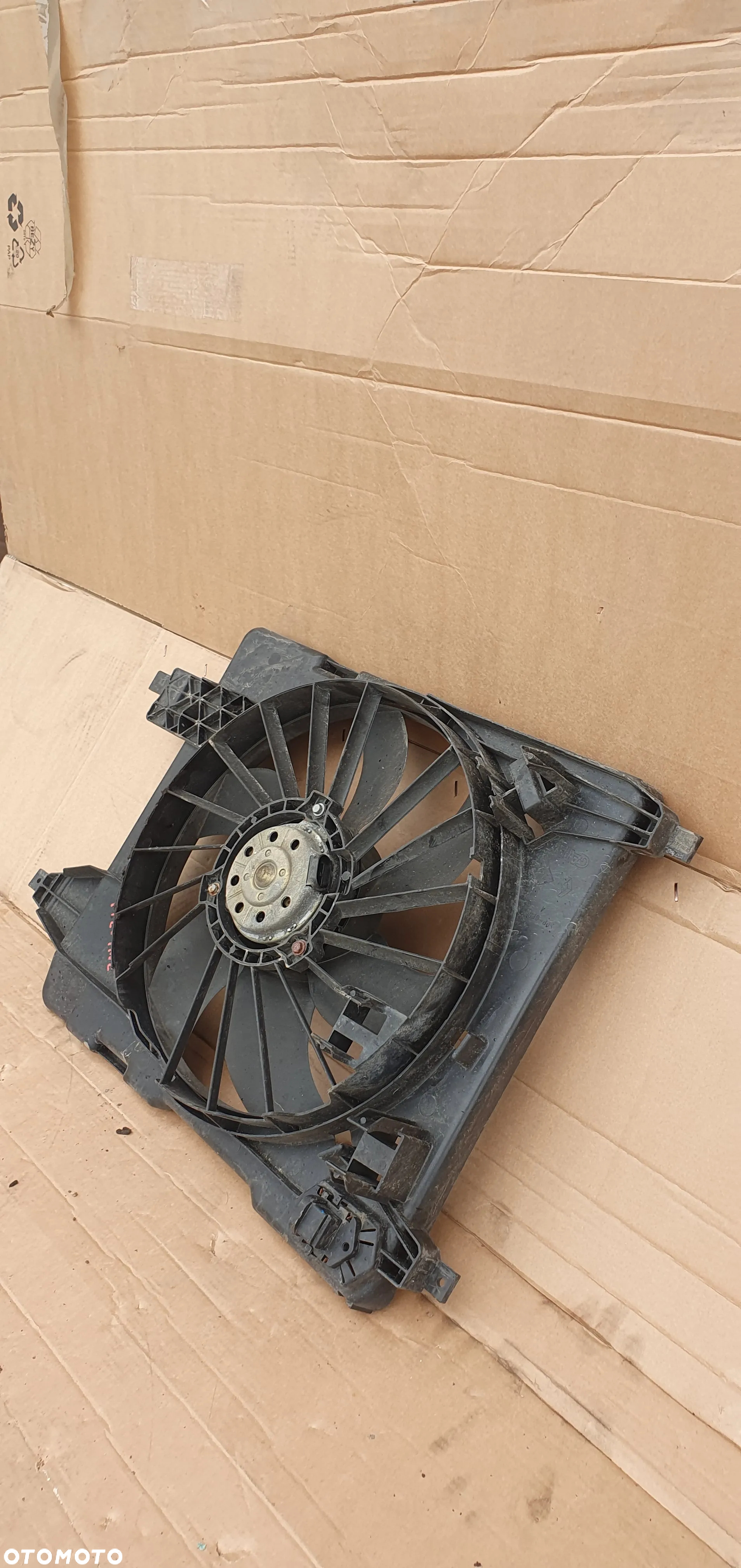 Wentylator chłodnicy wiatrak Renault Megane II 8200151464 - 3