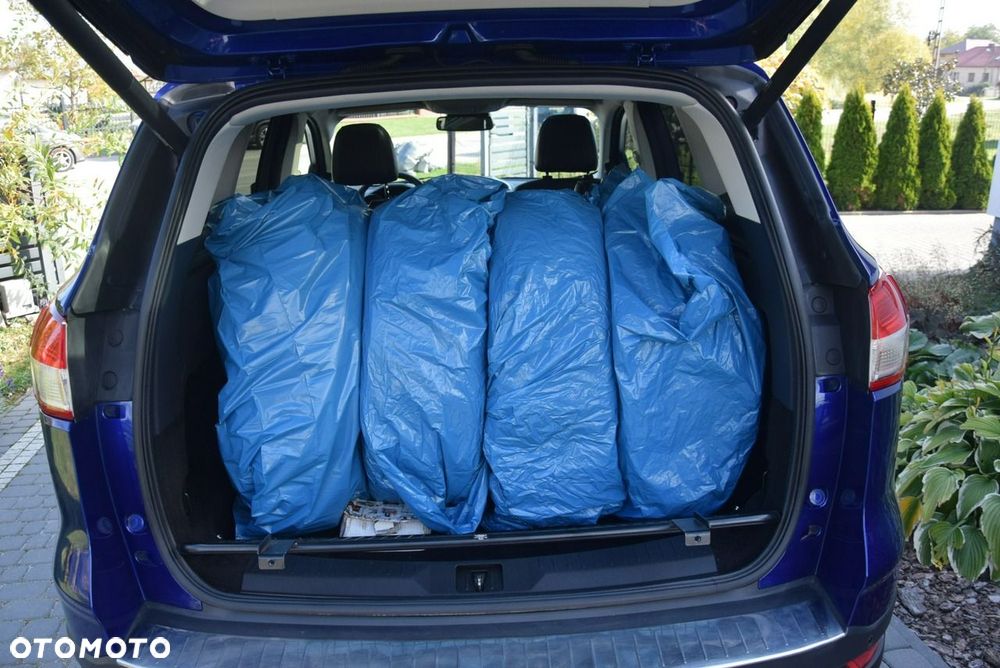 Ford Kuga 2.0 TDCi 2x4 Titanium - 18