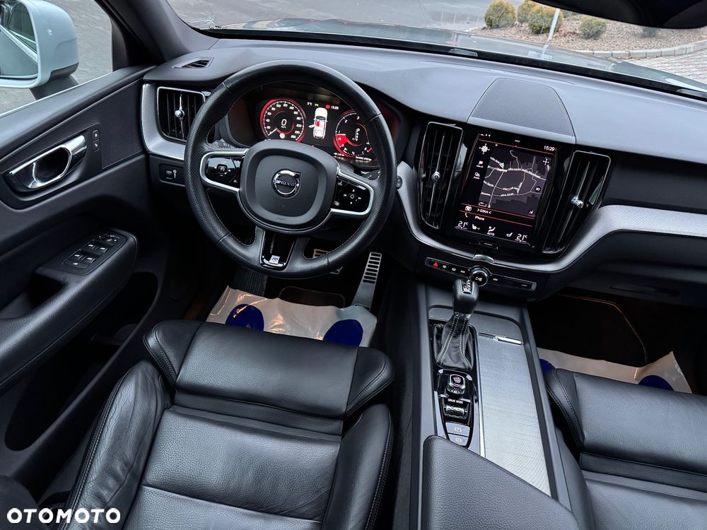 Volvo XC 60 D4 AWD Geartronic RDesign - 18