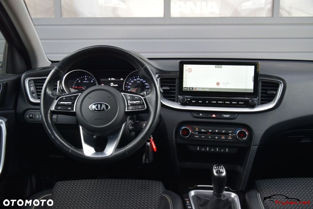 Kia XCeed - 34