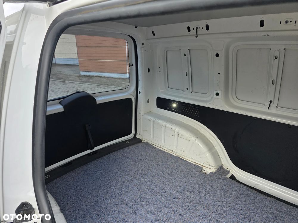 Volkswagen Caddy - 17