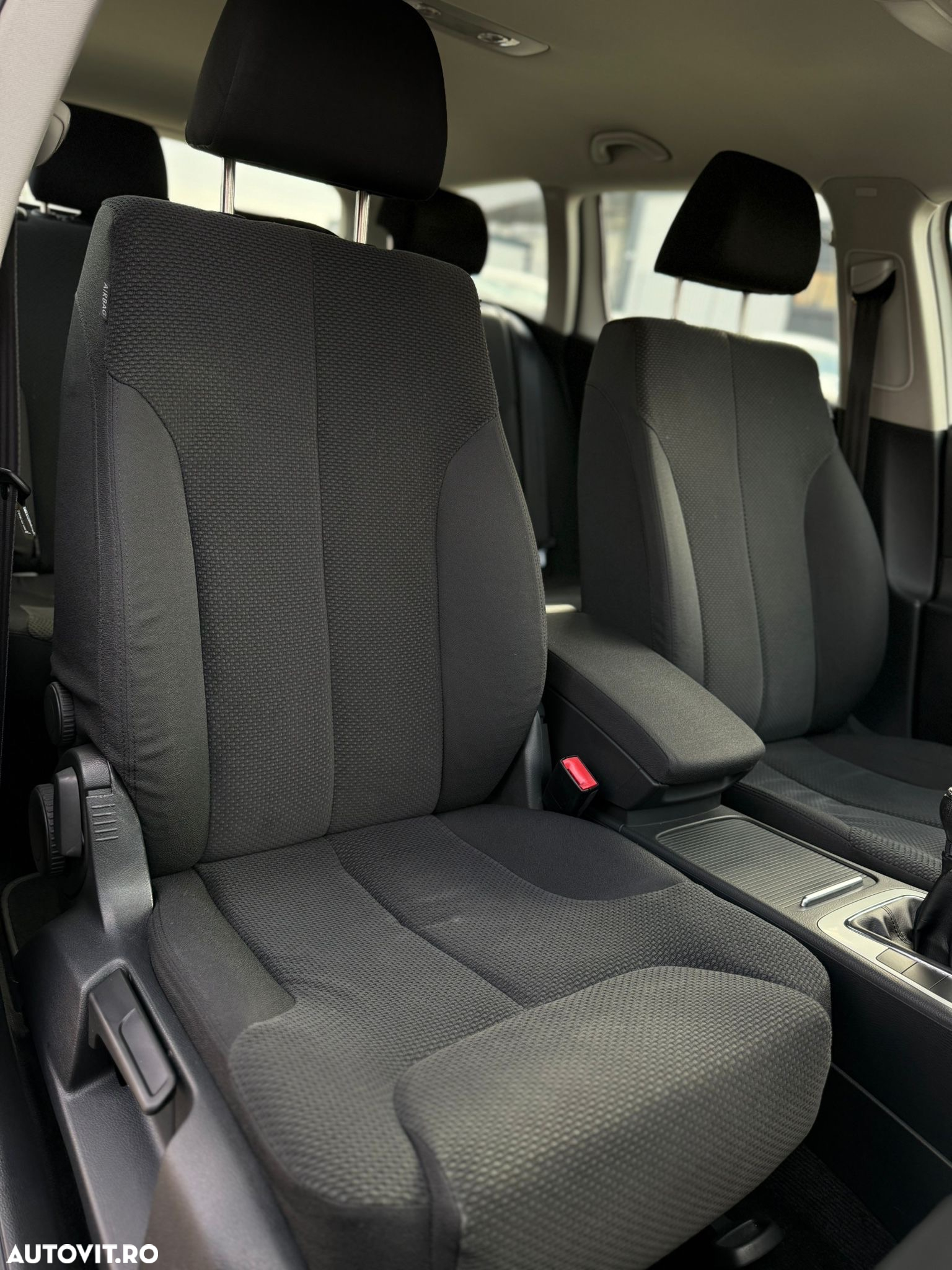 Volkswagen Passat - 11