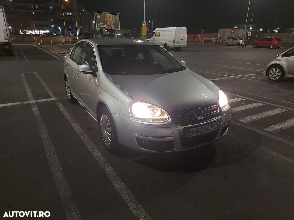 Volkswagen Jetta 1.6 Comfortline - 5