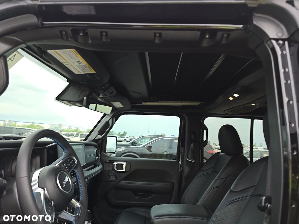 Jeep Wrangler - 11