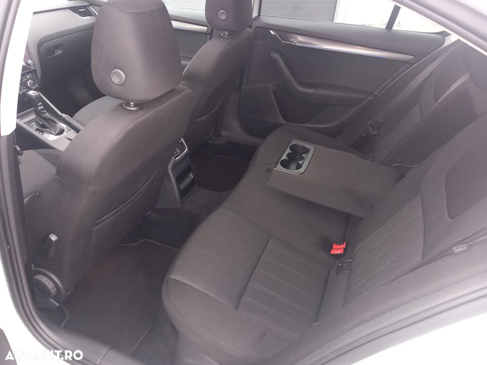 Skoda Octavia 1.0 TSI (Green tec) DSG Style - 10