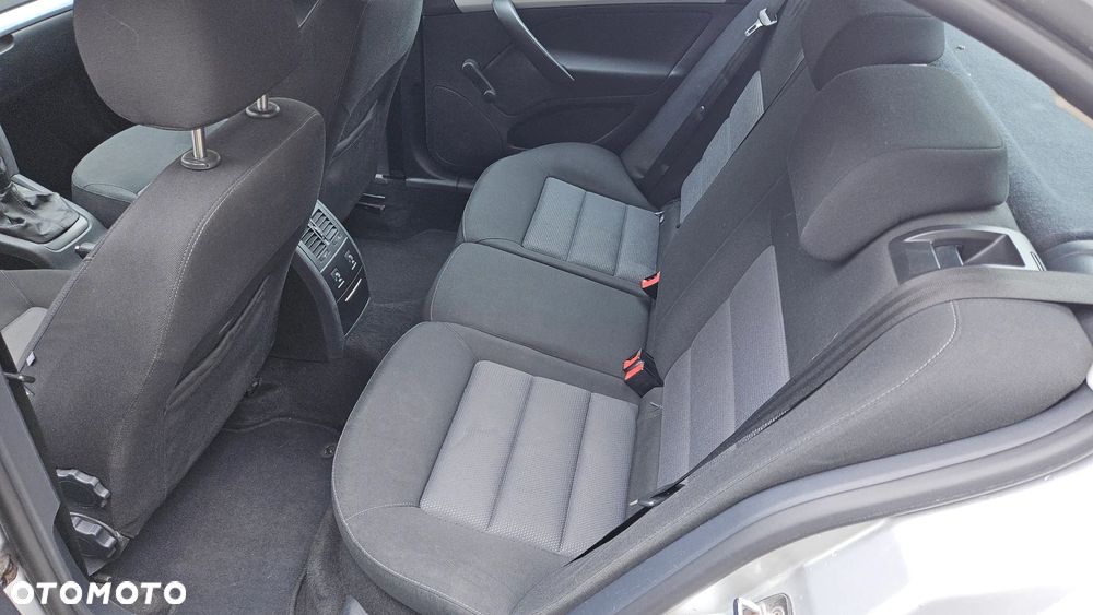 Skoda Octavia 1.6 Ambiente - 13