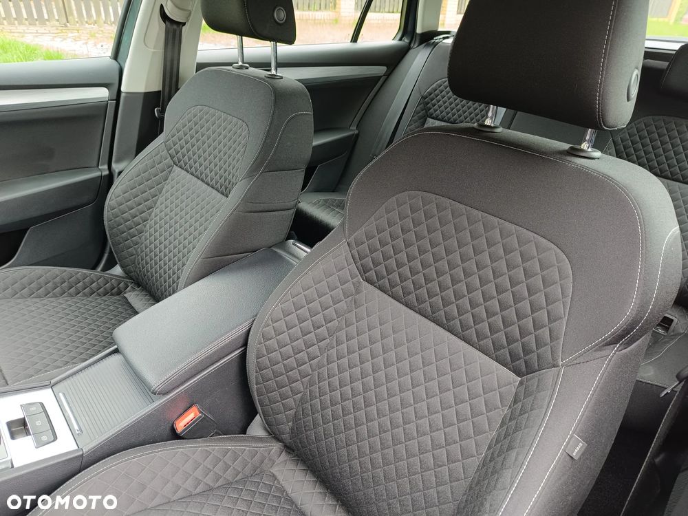 Skoda Superb 2.0 TDI Ambition DSG - 23