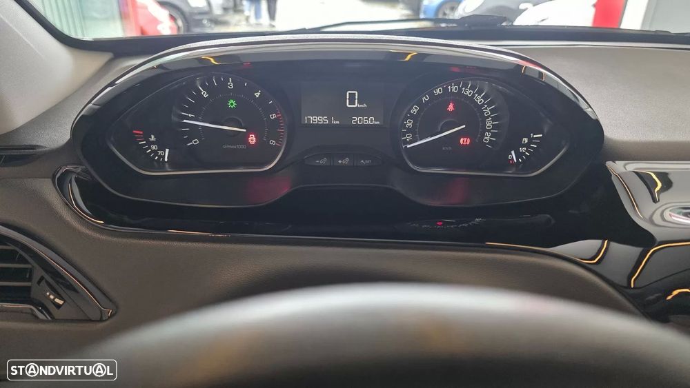 Peugeot 208 1.5 BlueHDi Signature - 41