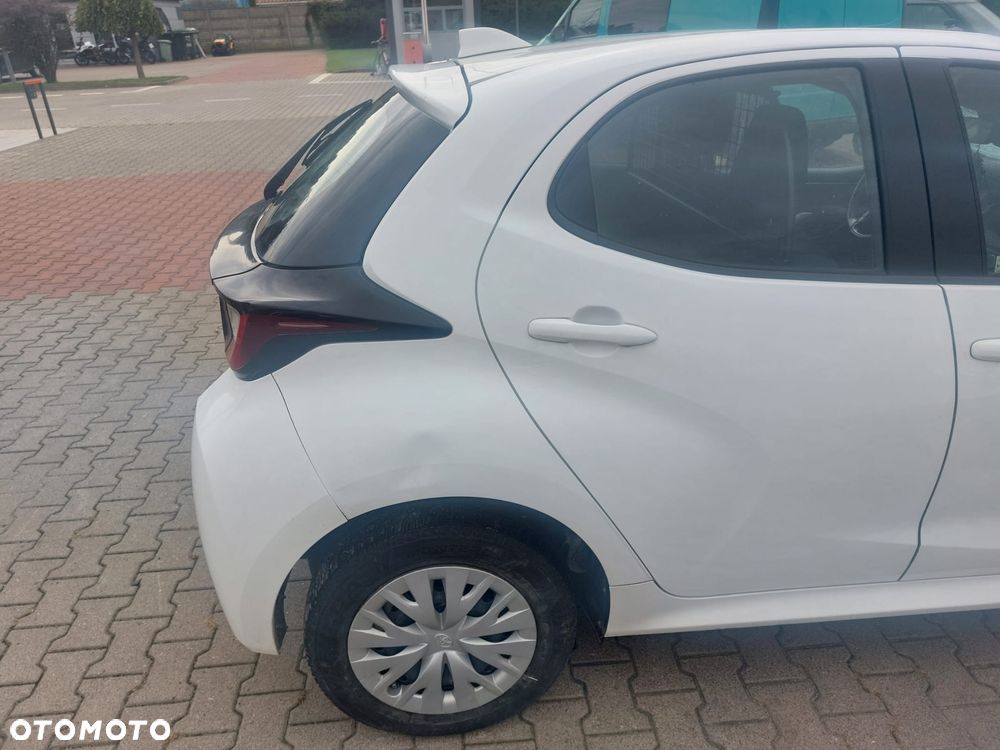 Toyota Yaris 1.0 Active - 11