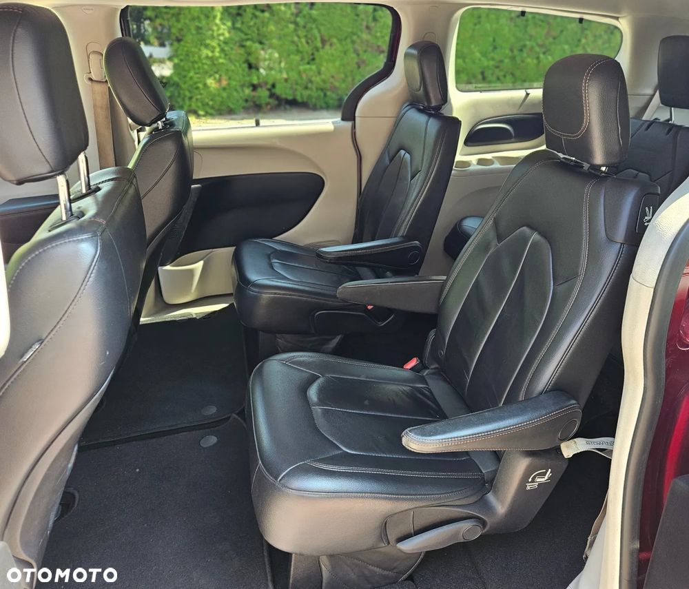 Chrysler Pacifica - 21
