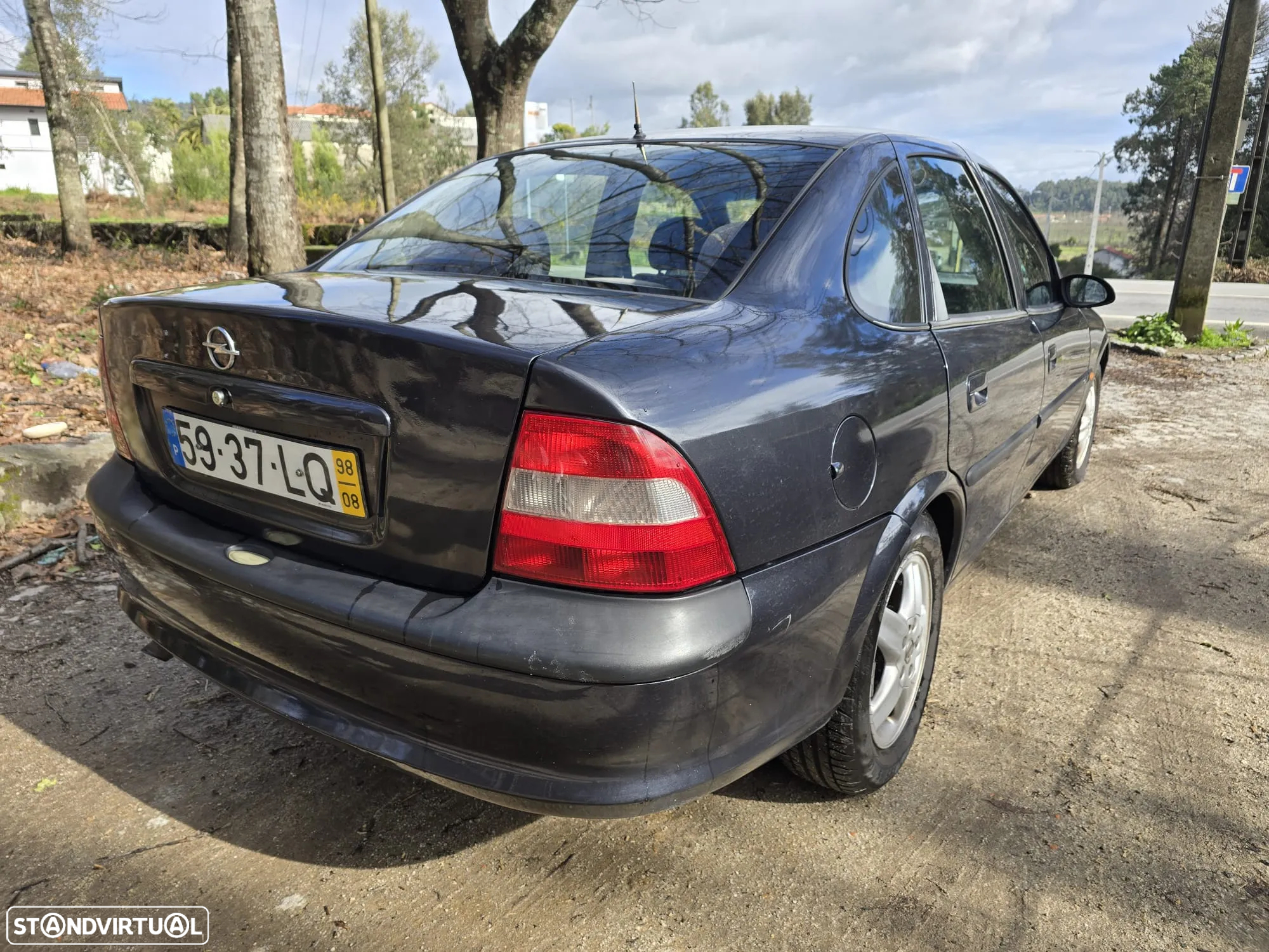 Opel Vectra 2.0i Sport - 3