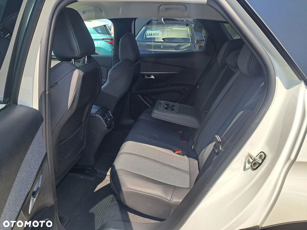 Peugeot 3008 1.2 PureTech Allure S&S EAT8 - 11