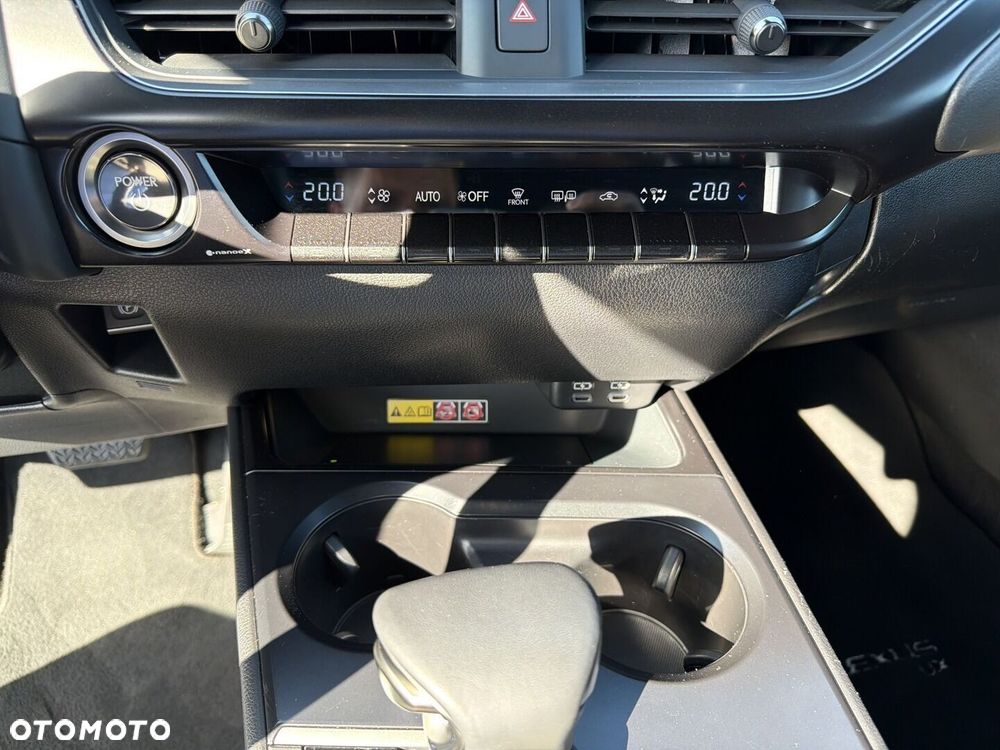 Lexus UX 250h GPF Business 2WD - 20