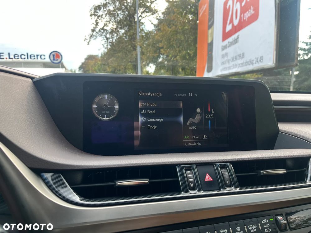 Lexus ES 300h Omotenashi - 33