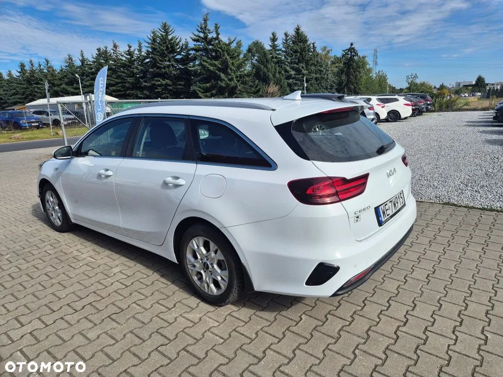 Kia Ceed 1.5 T-GDI M - 11