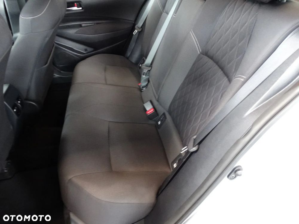 Toyota Corolla - 12