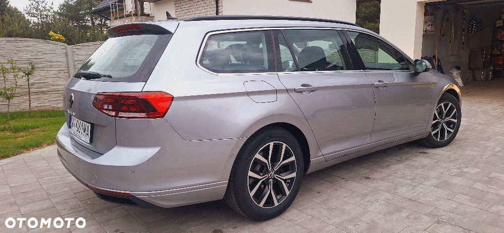 Volkswagen Passat - 4