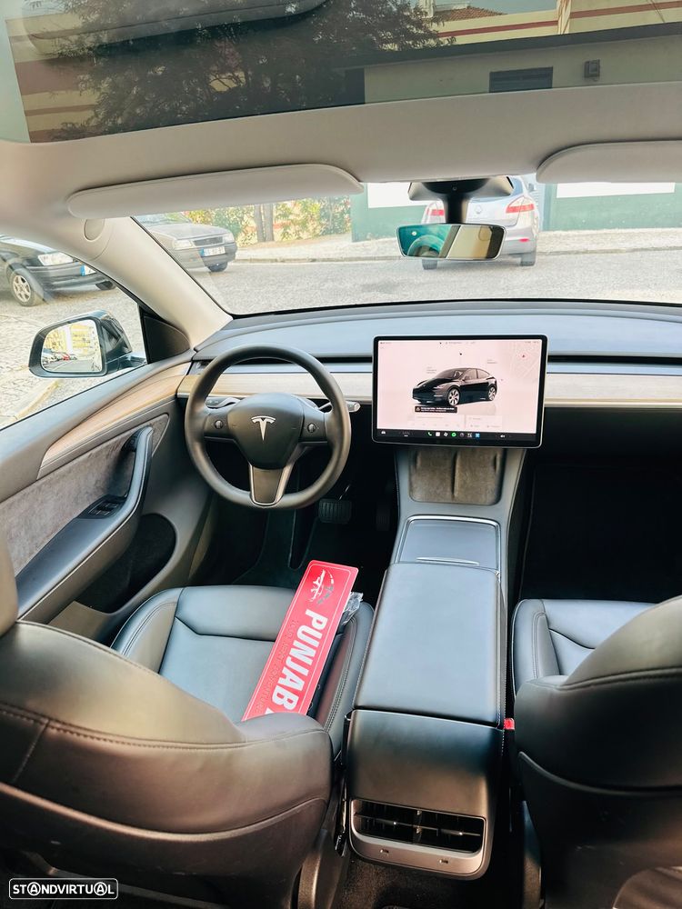 Tesla Model Y Standard RWD - 8