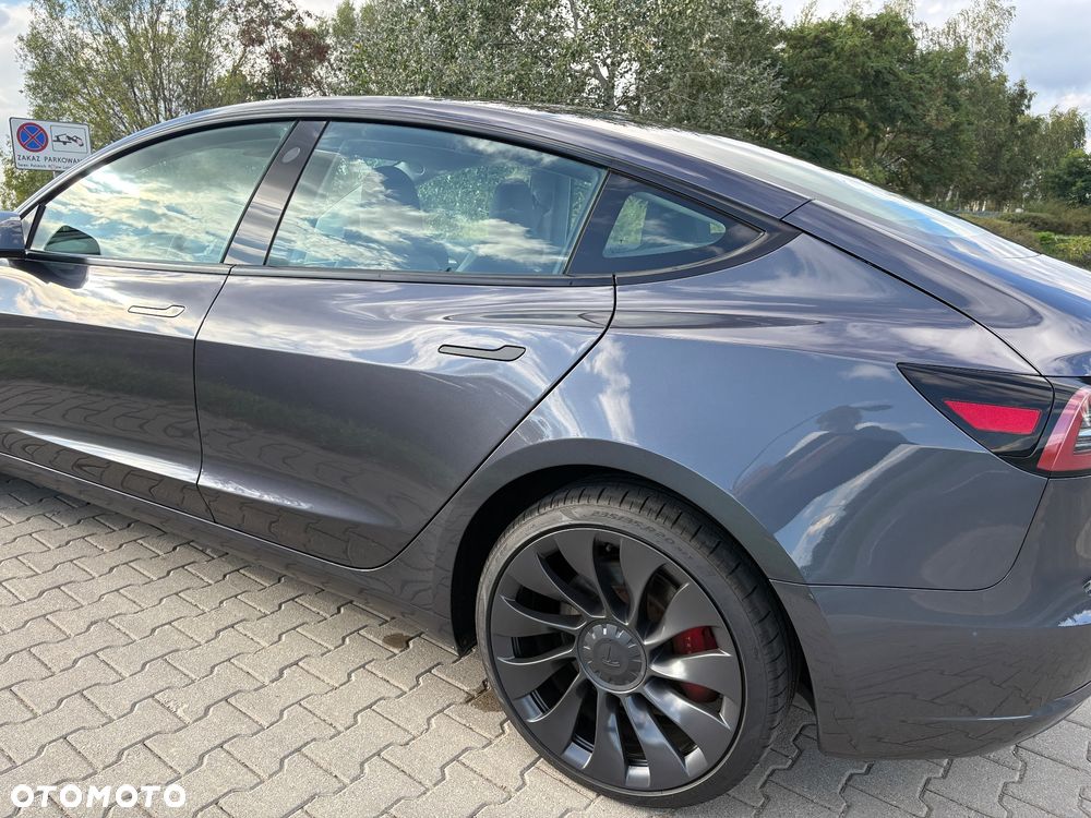 Tesla Model 3 - 12