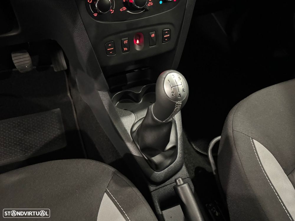 Dacia Sandero 0.9 TCe Stepway - 32