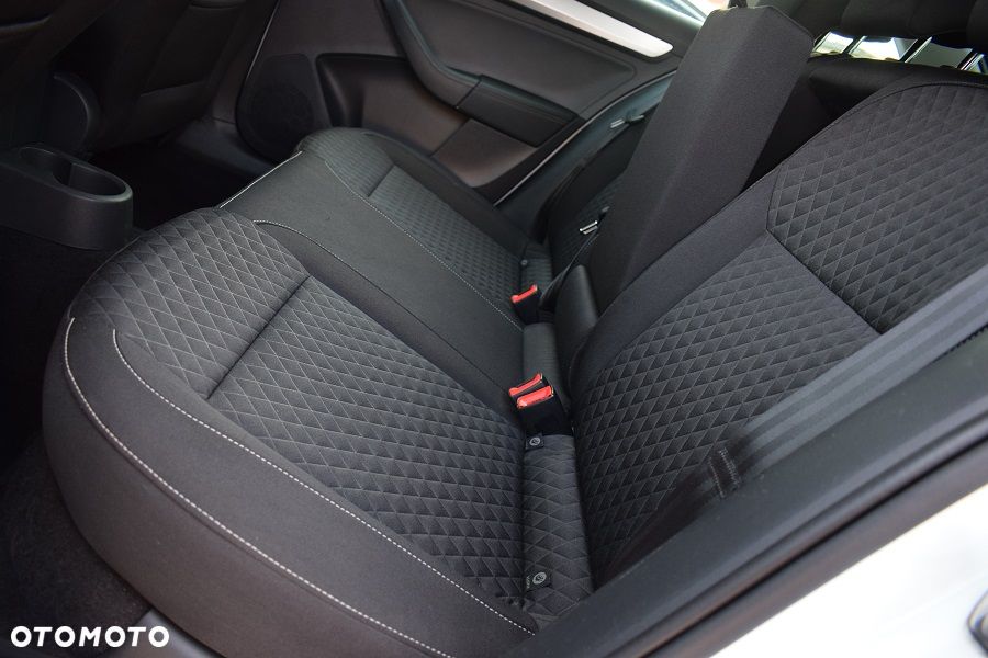 Skoda RAPID Spb 1.0 TSI Drive - 9