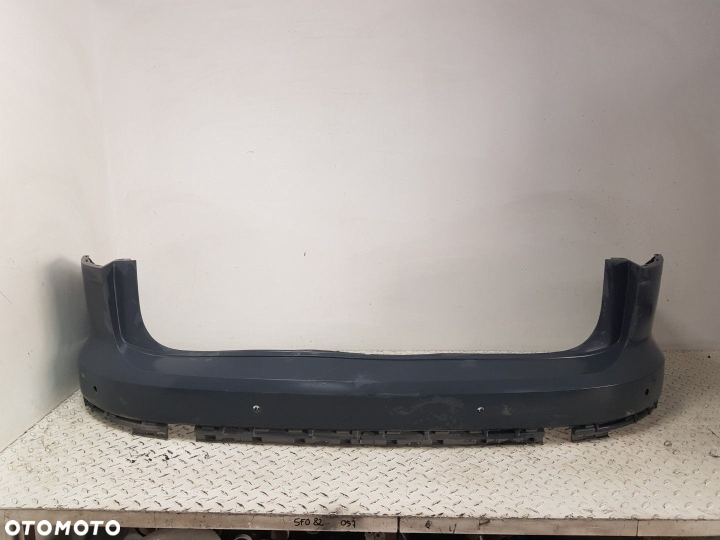 FABRYCZNIE NOWY ORYGINALNY ZDERZAK TYLNY TYŁ VW TOUAREG III 3 18-23 4xPDC 760807421A - 2