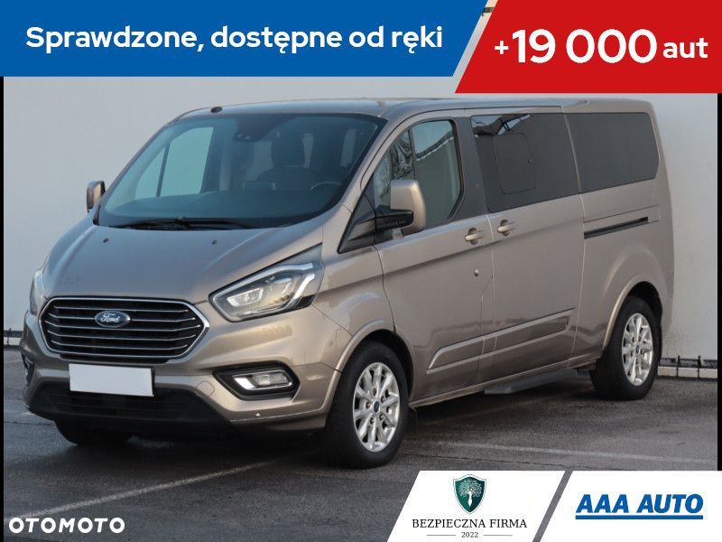 Ford Tourneo Custom - 1