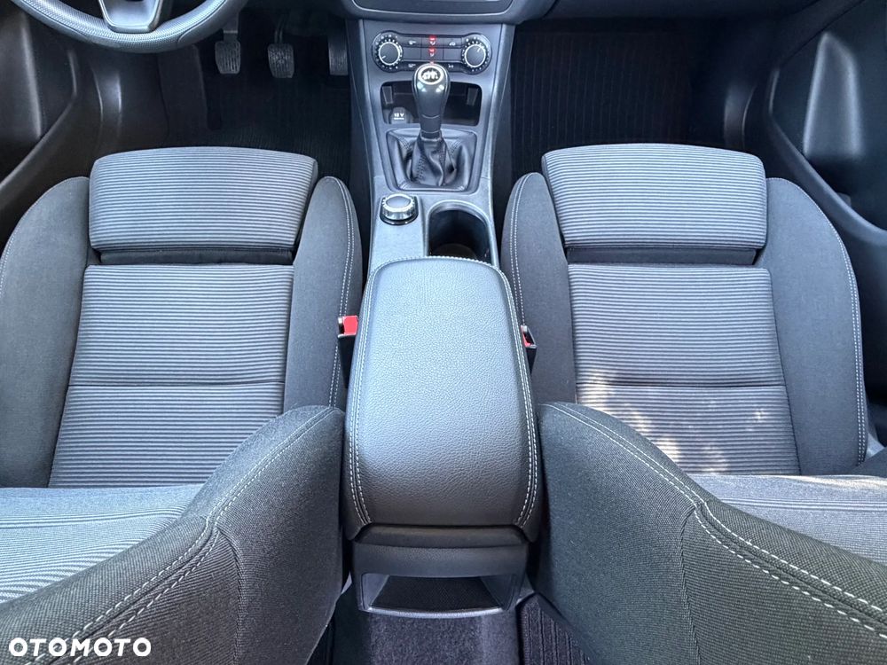 Mercedes-Benz Klasa B 180 BlueEFFICIENCY Edition Style - 30