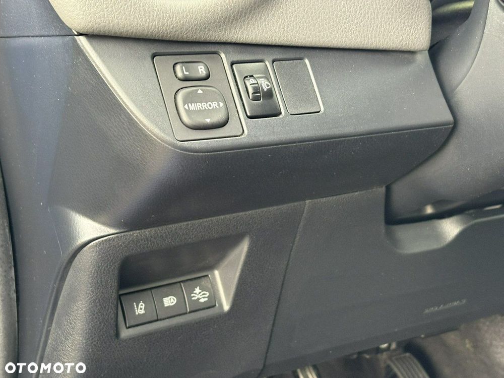 Toyota Yaris - 25