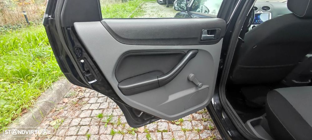 Ford Focus SW 1.4 Trend - 34