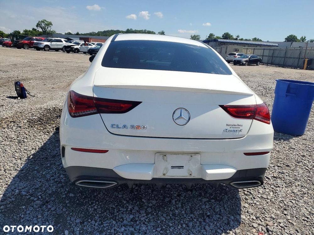 Mercedes-Benz CLA 250 4-Matic AMG Line 7G-DCT - 4