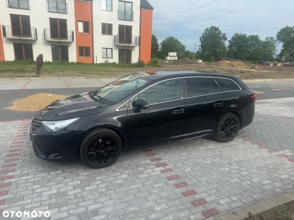 Toyota Avensis 2.0 D-4D Premium - 11