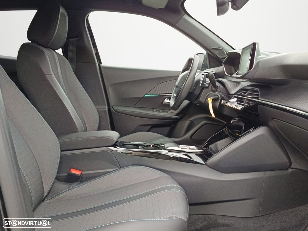 Peugeot 2008 1.5 BlueHDi Allure Pack EAT8 - 30