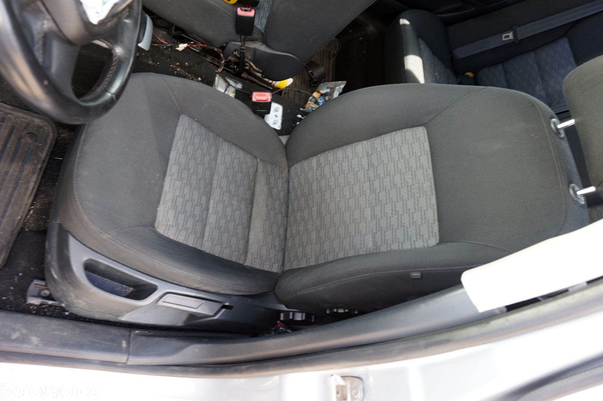 SKODA OCTAVIA II LIFT KOMBI 2012 9156 2.0 TDI CFHC 140KM NFP SREBRNY na części - 11