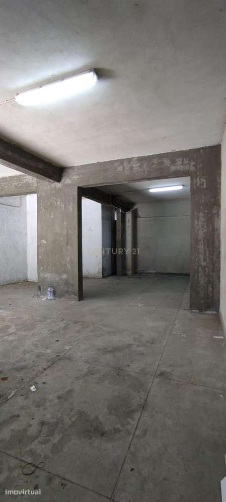 Investimento - Armazéns arrendados nos Olivais para venda - Grande imagem: 2/7