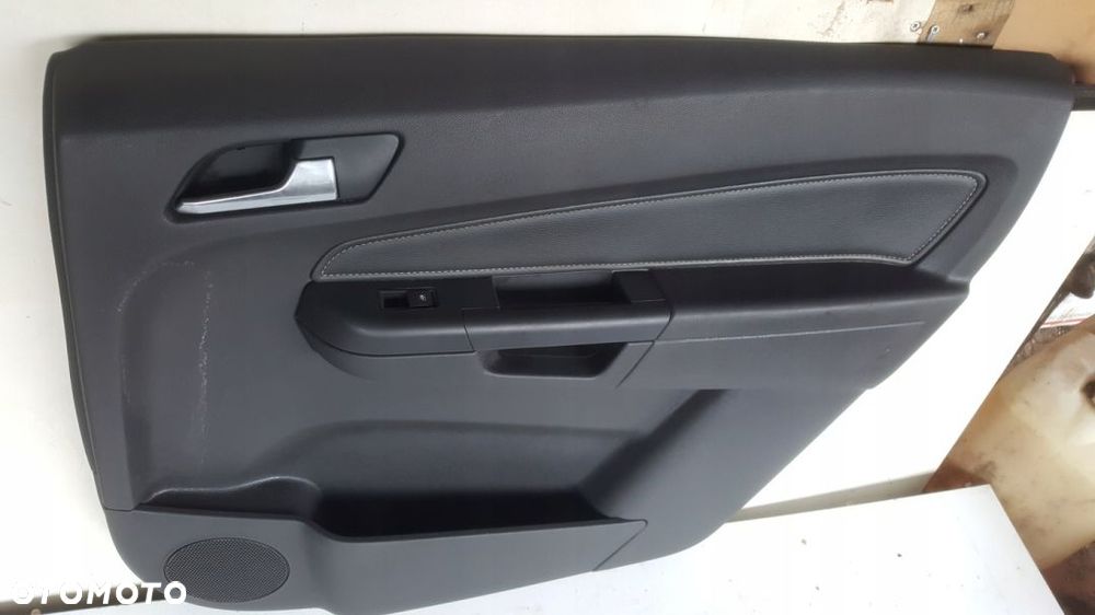 tapicerka drzwi prawa Opel Zafira B - 13