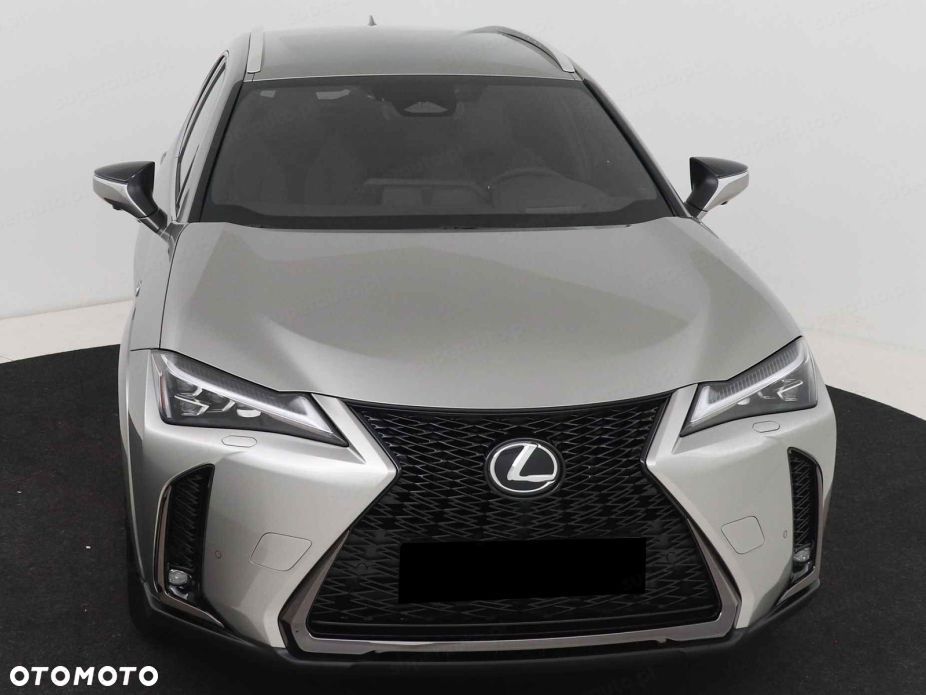 Lexus UX - 4