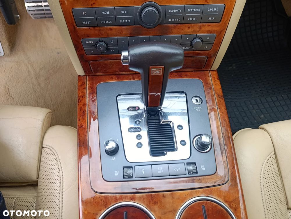 Volkswagen Phaeton - 23