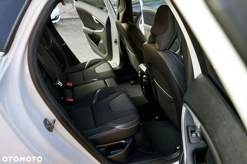 Volvo V40 D2 - 14