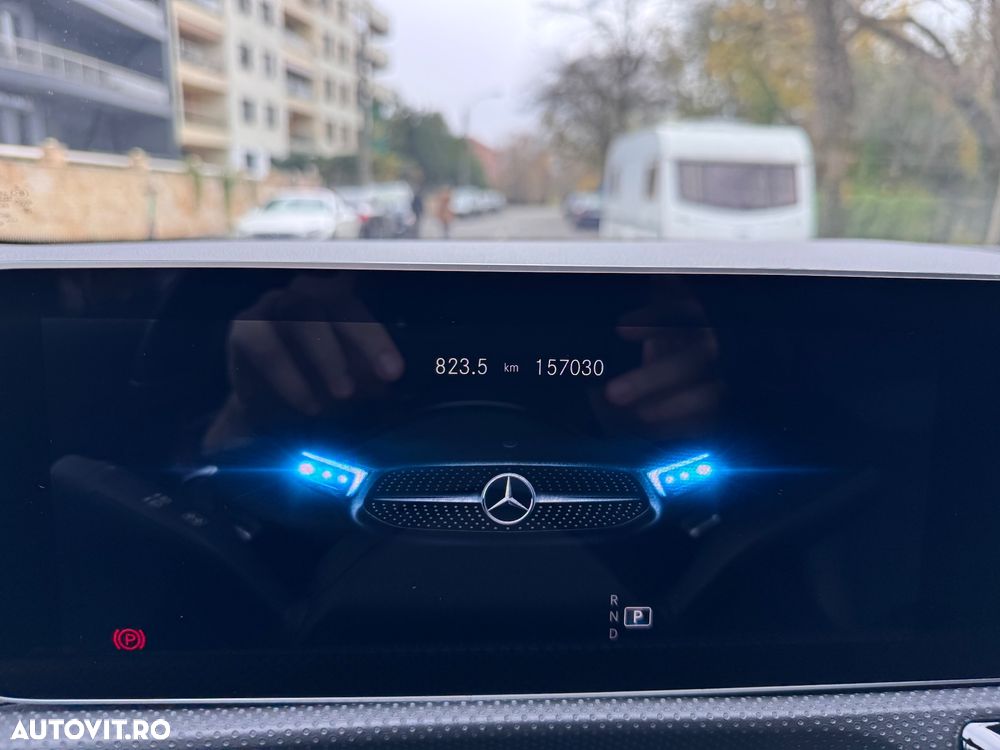 Mercedes-Benz CLA 180 7G-DCT AMG Line - 33