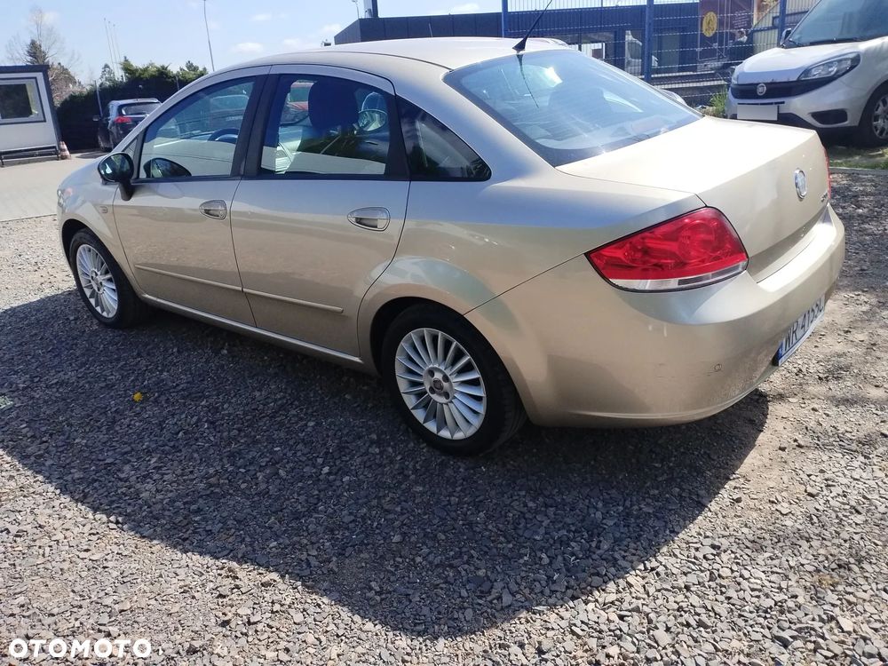 Fiat Linea 1.4 Dynamic - 23