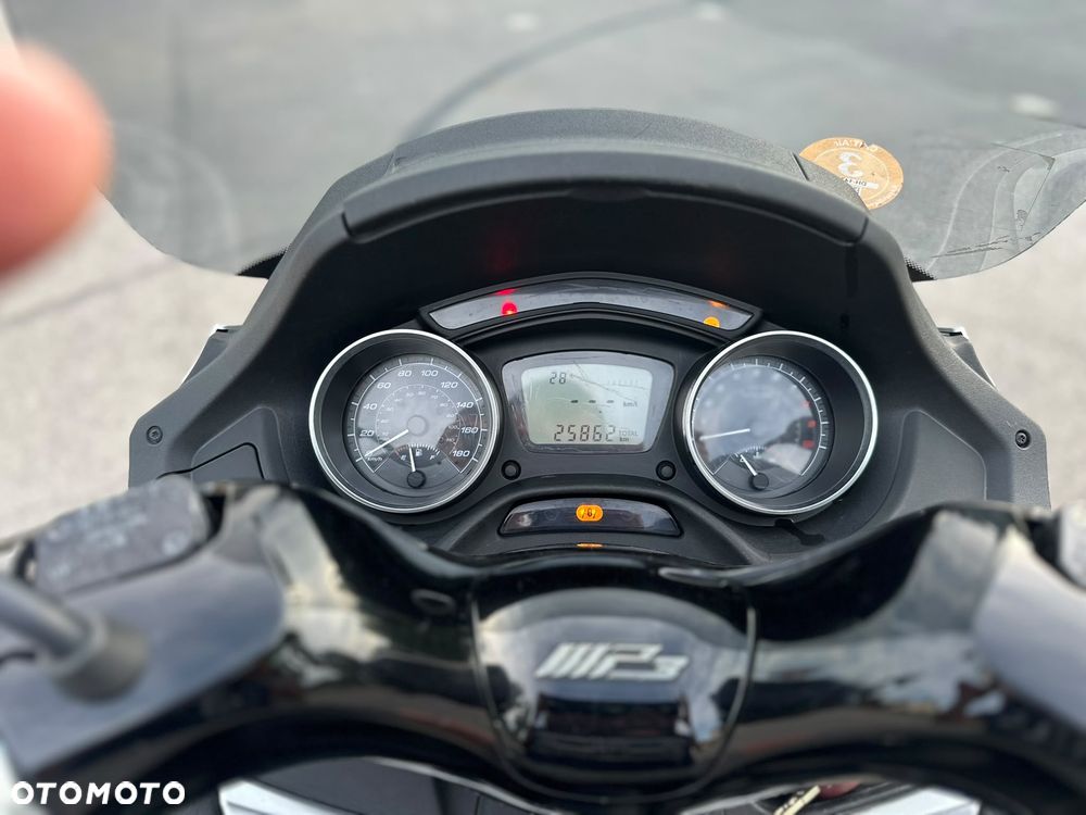 Piaggio MP-3 - 5