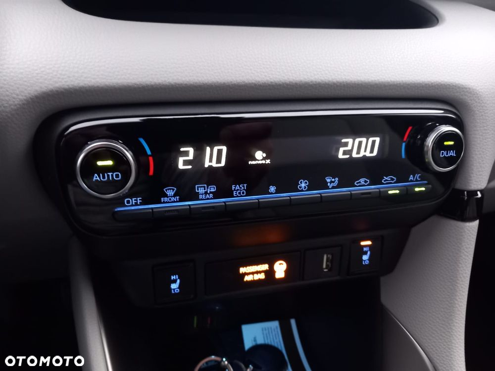 Toyota Yaris Hybrid 1.5 Executive - 25