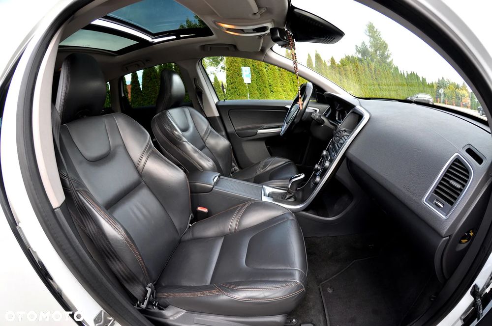 Volvo XC 60 D4 Geartronic Summum - 26