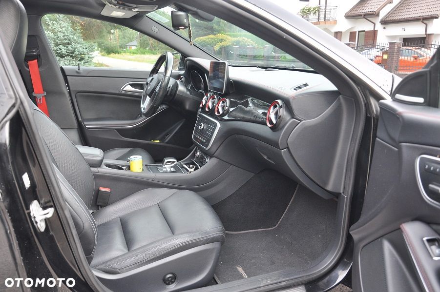 Mercedes-Benz CLA 45 AMG 4Matic 7G-DCT - 8
