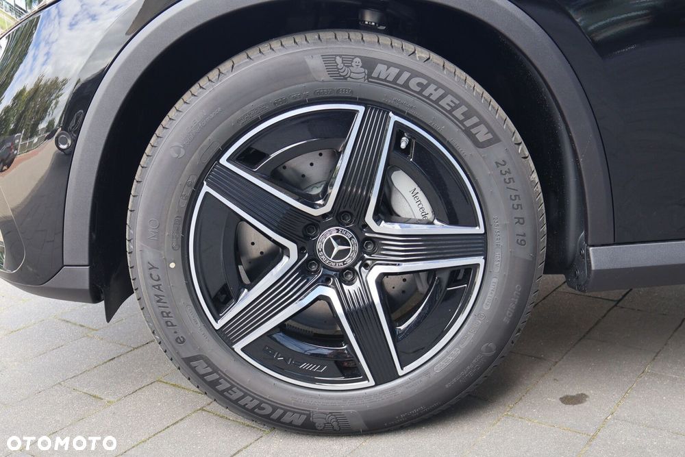 Mercedes-Benz GLC - 24