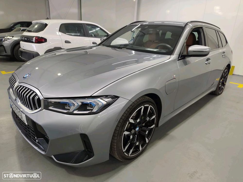 BMW 330 e Edição Desportiva M Auto - 2